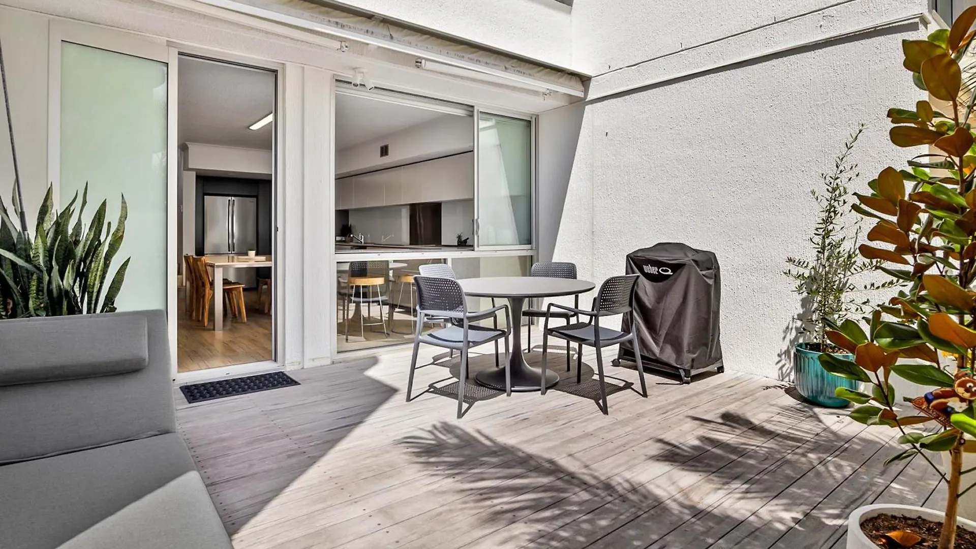Cotton Tree Beach Front 3 Bedroom Townhouse Maroochydore